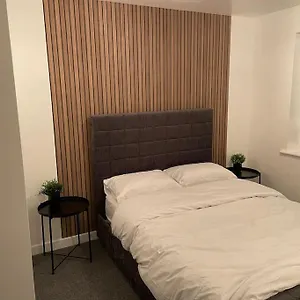  Apartment Stunning With Free Parking